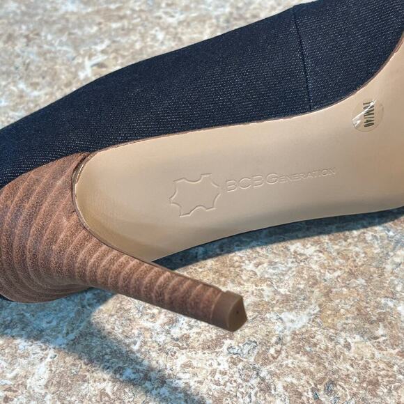 BCBG Generation Levonne Dark Blue Denim Pointed Toe Leather Sole Heels Size 10 - Picture 7 of 9